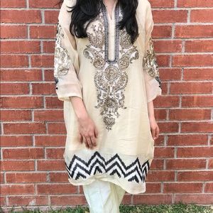 Gold kurti with sleeve detail